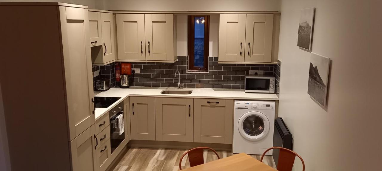 Murrisk Apartments - Self Catering Уестпорт Екстериор снимка