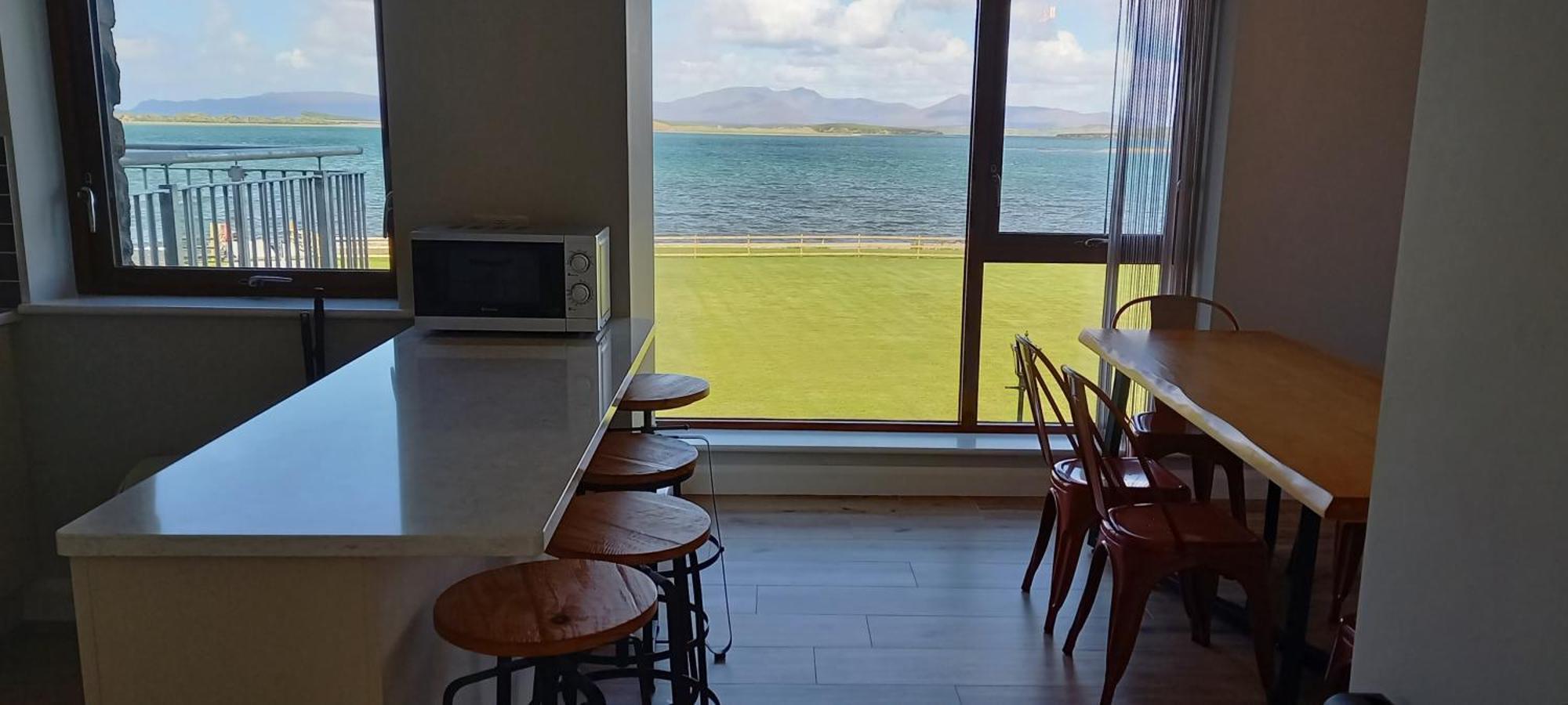 Murrisk Apartments - Self Catering Уестпорт Стая снимка